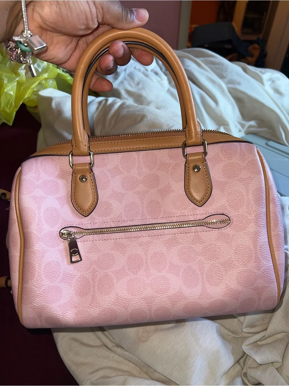 Used 100% Authentic Viral Powder Pink Medium Rowan bag